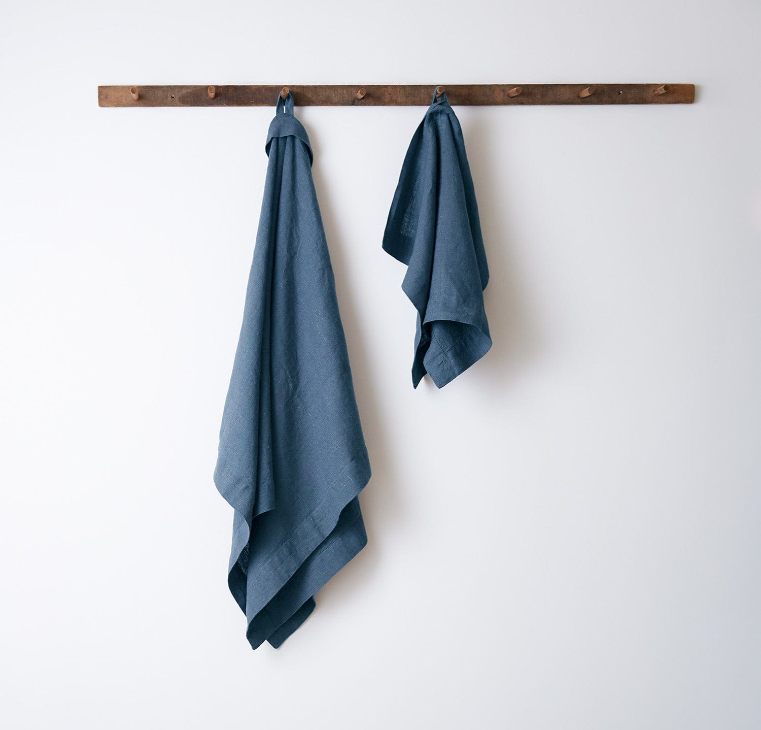 Olga Linen Bath Towels  ANICHINI Striped Flatweave Linen Towels