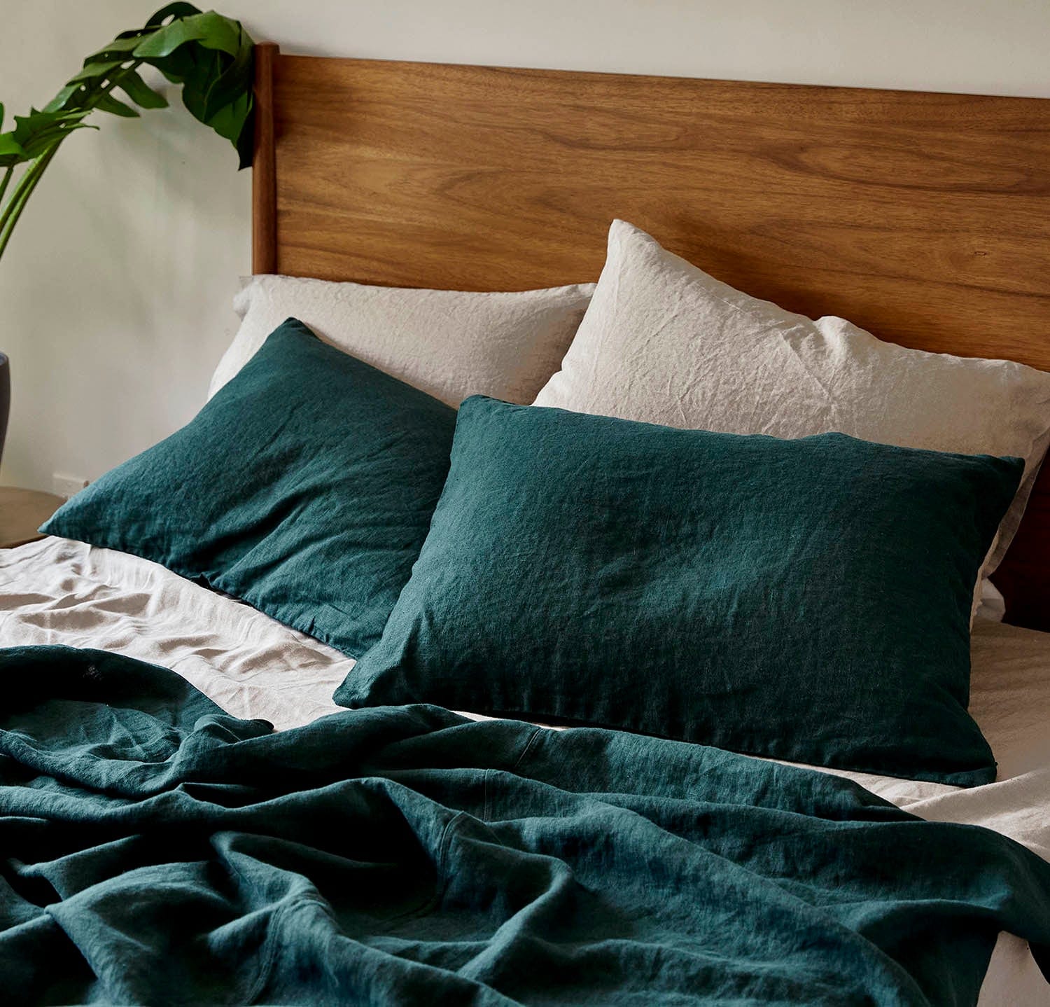 Pillow sham covers top